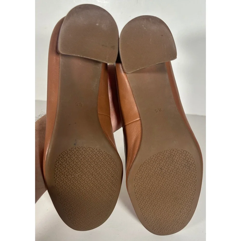 Tory Burch Claire Tan Leather Block Heel Logo Medallion Pumps 8.5M